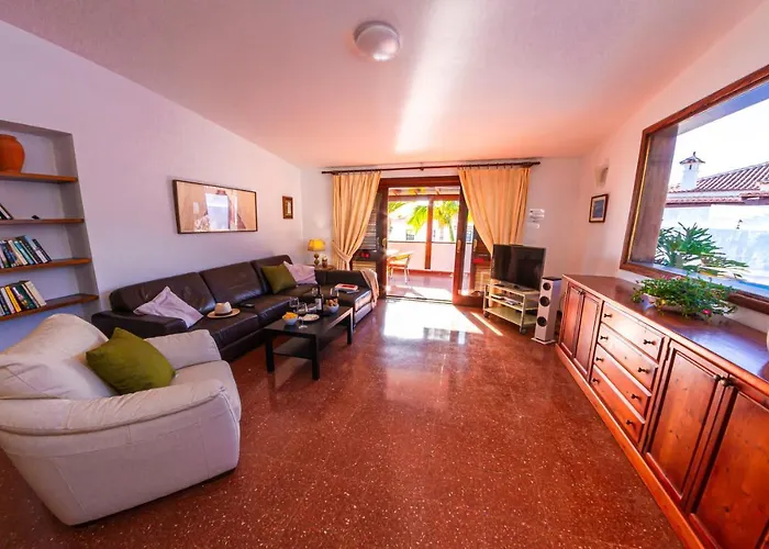 Puerto de la Cruz (Tenerife) Villas with private pool