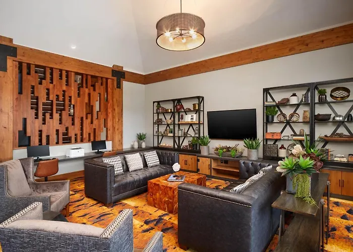 Breckenridge Hotels