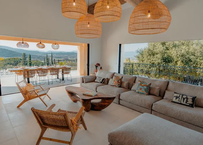 Saint-Tropez Villas with private pool