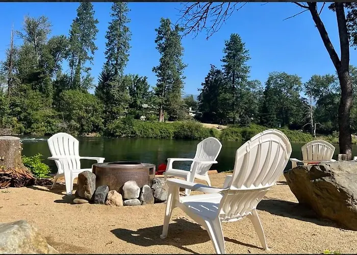 Grants Pass Beach hotels