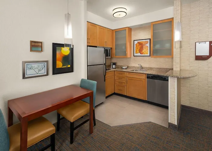 Portland Hotels With Jacuzzi in Room