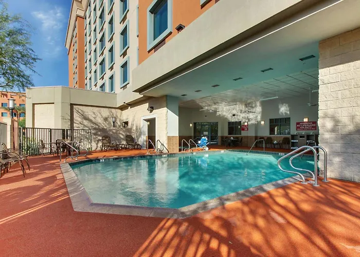 Phoenix Hotels With Jacuzzi in Room