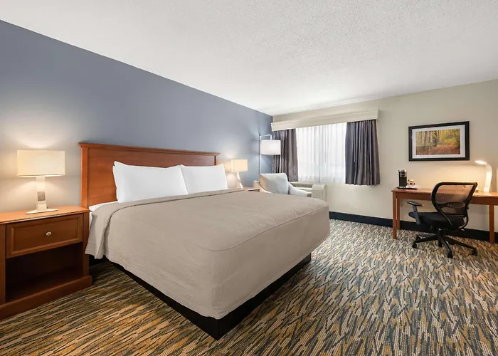 Rice Lake Beach hotels