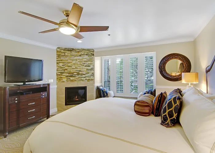 Carmel-by-the-Sea Hotels With Jacuzzi in Room