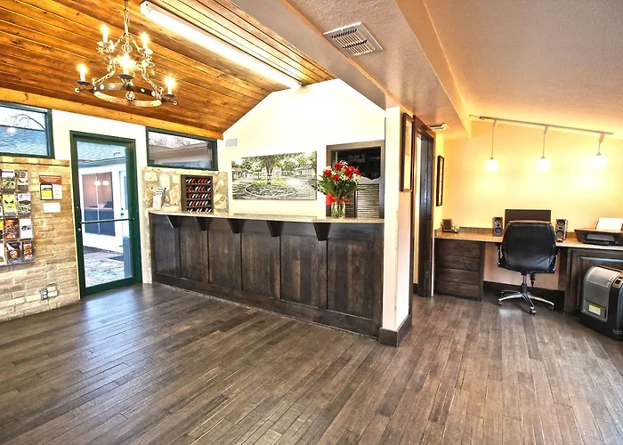 Fredericksburg Hotels