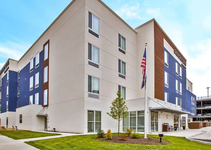 Hotels near Pullman Park