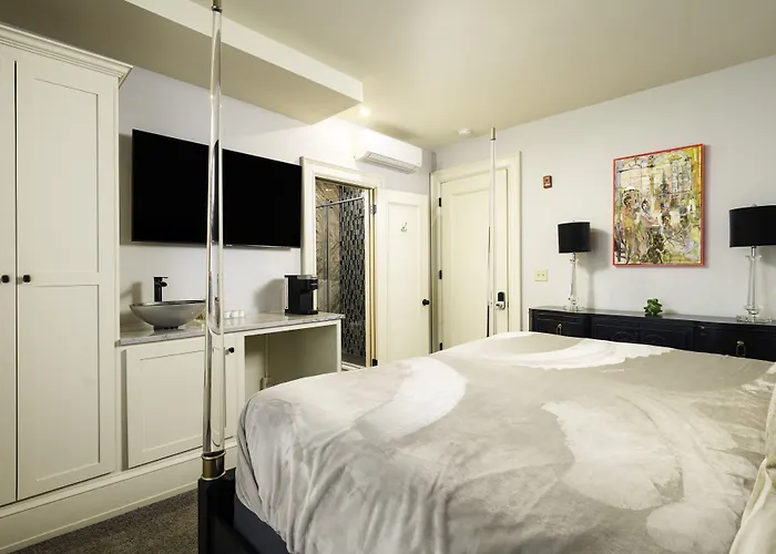 hotels near 