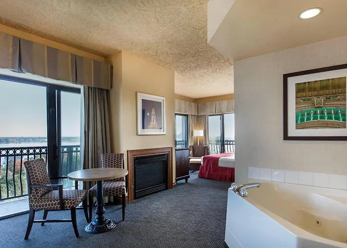 Muskegon Beach hotels