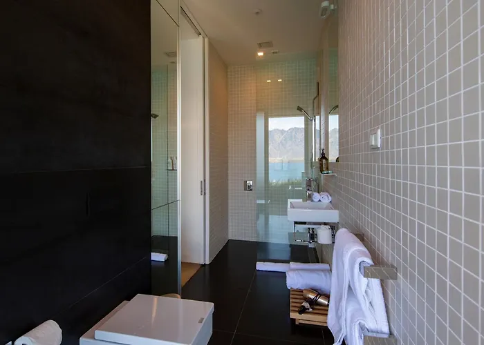 Queenstown Villas with private pool