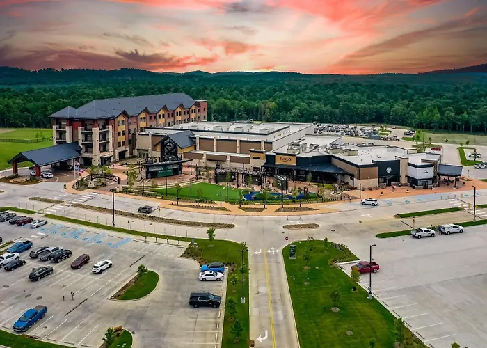 Broken Bow Hotels
